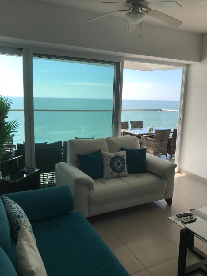 Resort Playa Azul Departamentos Frente Al Mar Тонсупа Екстериор снимка