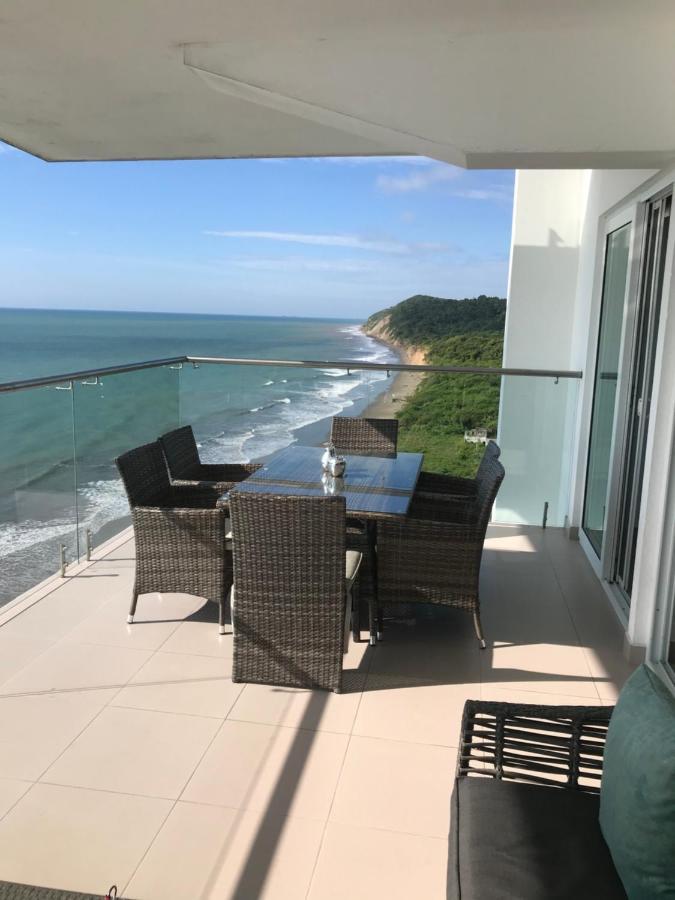 Resort Playa Azul Departamentos Frente Al Mar Тонсупа Екстериор снимка
