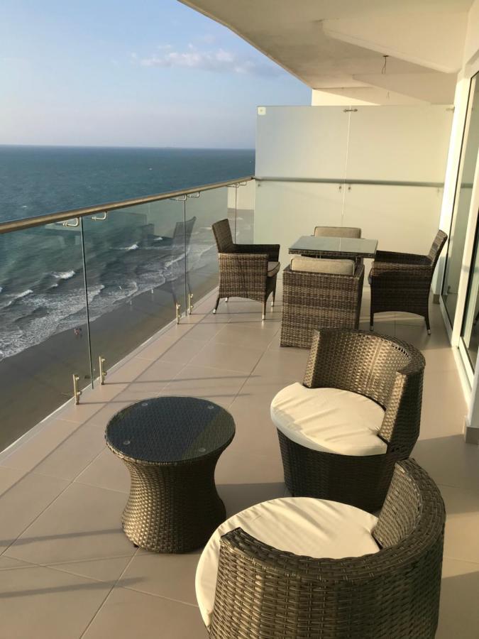 Resort Playa Azul Departamentos Frente Al Mar Тонсупа Екстериор снимка