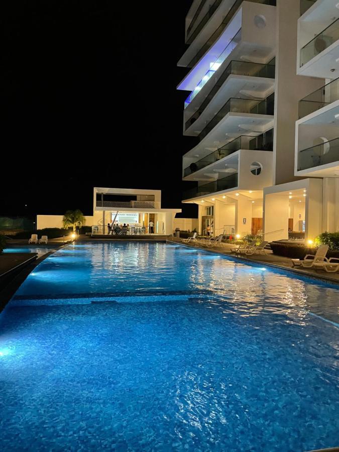 Resort Playa Azul Departamentos Frente Al Mar Тонсупа Екстериор снимка