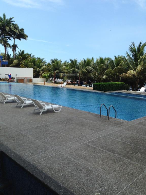 Resort Playa Azul Departamentos Frente Al Mar Тонсупа Екстериор снимка