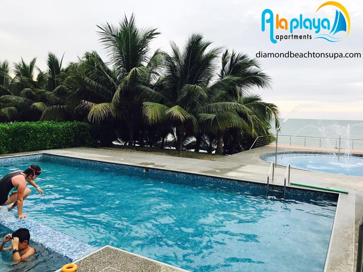 Resort Playa Azul Departamentos Frente Al Mar Тонсупа Екстериор снимка