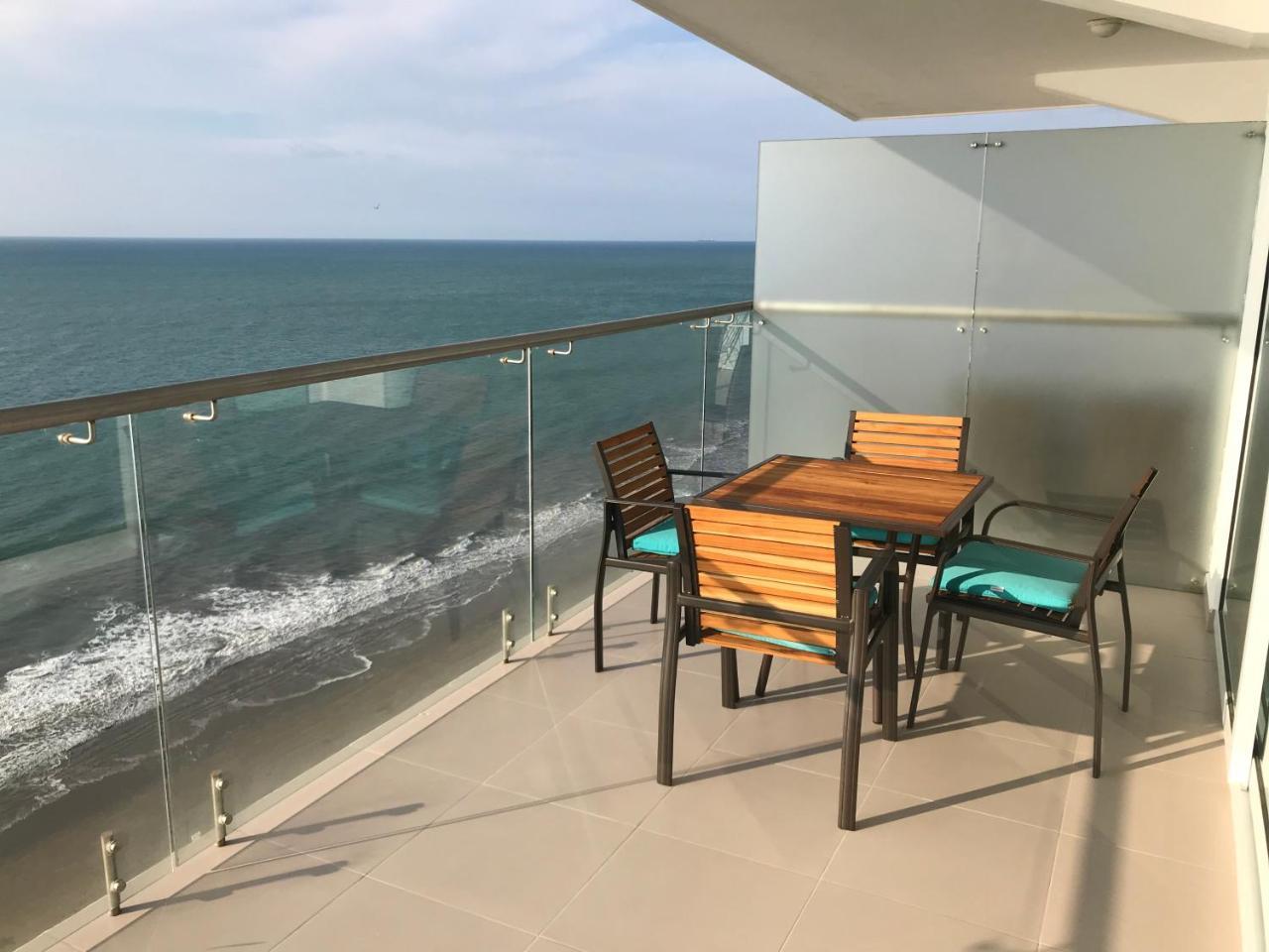 Resort Playa Azul Departamentos Frente Al Mar Тонсупа Екстериор снимка