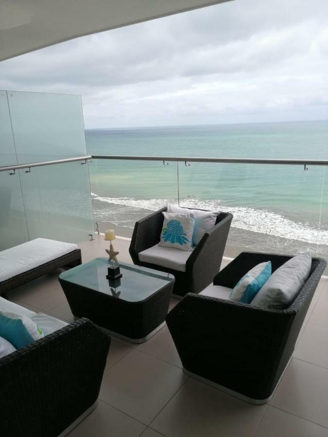 Resort Playa Azul Departamentos Frente Al Mar Тонсупа Екстериор снимка