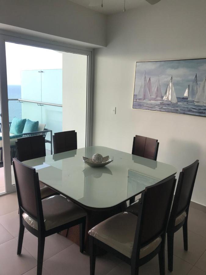 Resort Playa Azul Departamentos Frente Al Mar Тонсупа Екстериор снимка