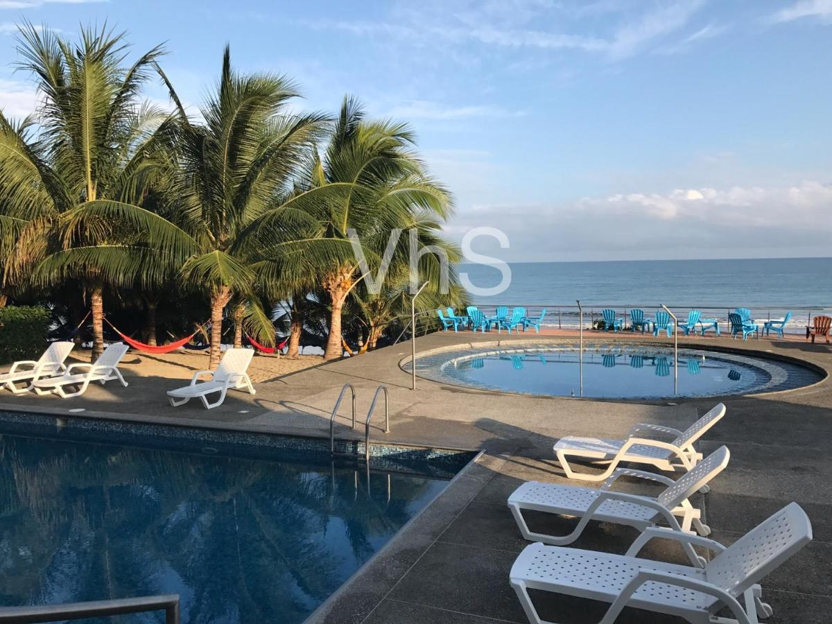 Resort Playa Azul Departamentos Frente Al Mar Тонсупа Екстериор снимка